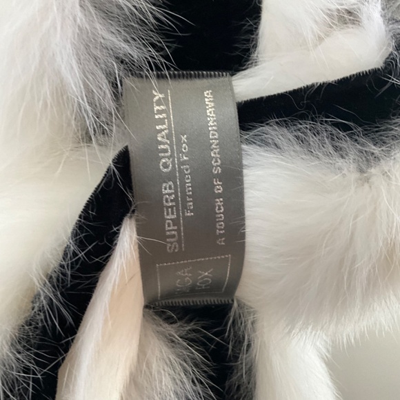 White Fox Fur Boa - Picture 4 of 4